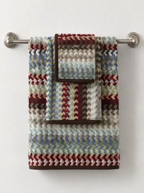 THE ROYAL COMPANY chevron towel set ~ guest ~ dorm room NWT